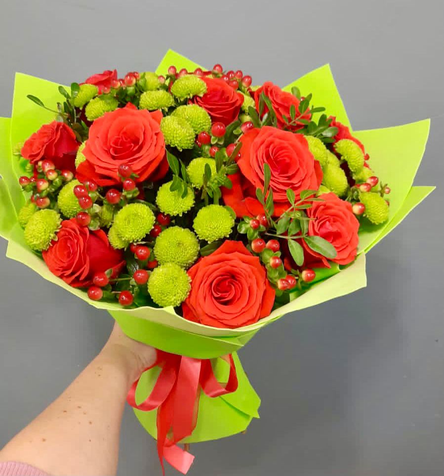 Букет цветов из: Хризантемы и Розы в Махновке