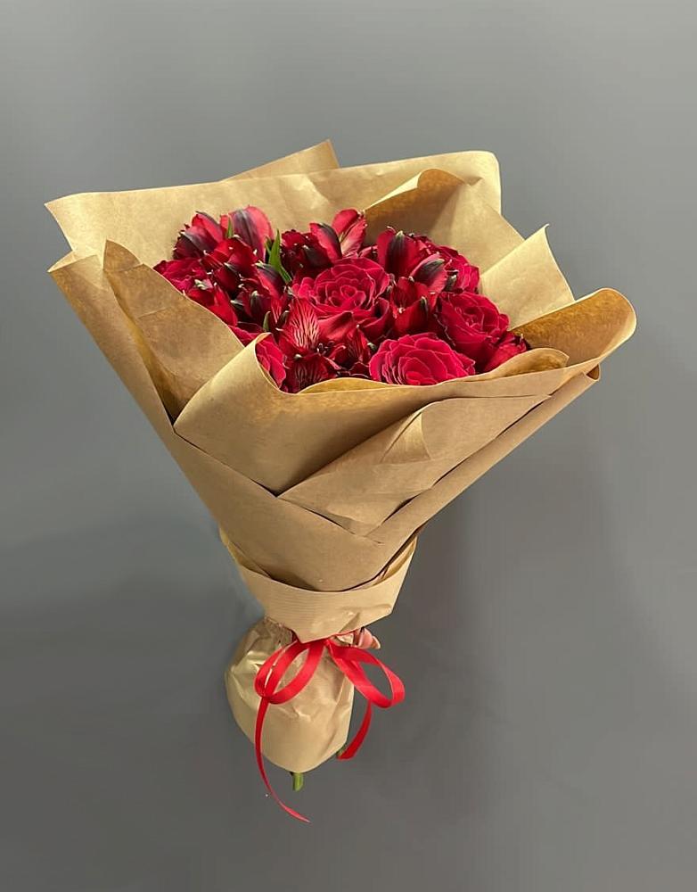 Букет цветов из: Альстромерии и Розы в Махновке