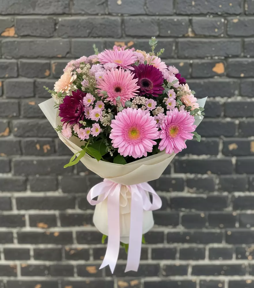 Букет цветов из: Герберы и Хризантемы в Махновке