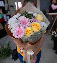 Букет цветов из:  Герберы, Розы и Хризантемы в Махновке