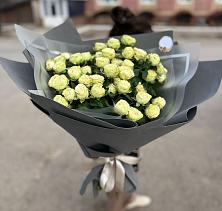 Букет Белые кустовые розы Солинеро в Махновке