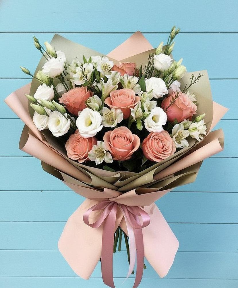 Букет цветов из: Розы, Альстромерии и Лизиантусы в Махновке