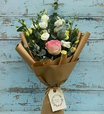 Букет цветов из:  Розы и Лизиантусы в Махновке